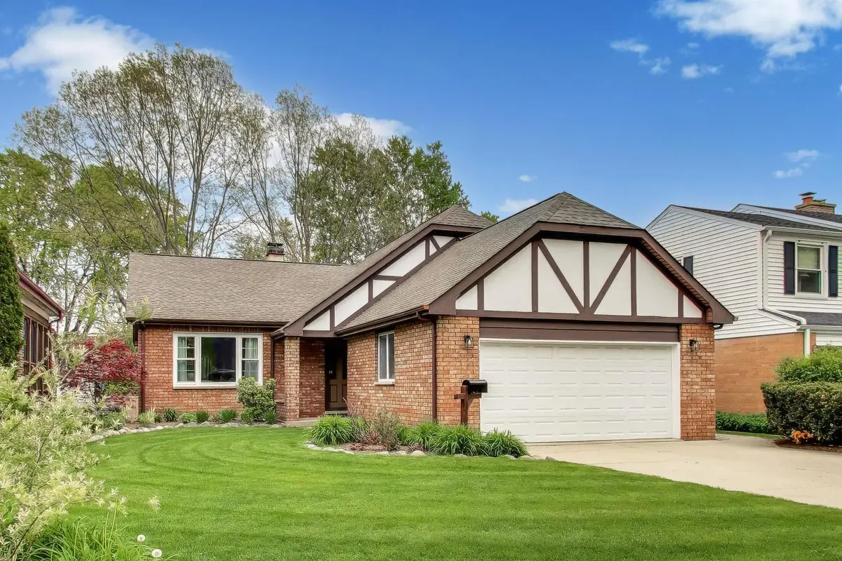 313 S Hi Lusi Avenue, Mount Prospect, IL 60056 - #1