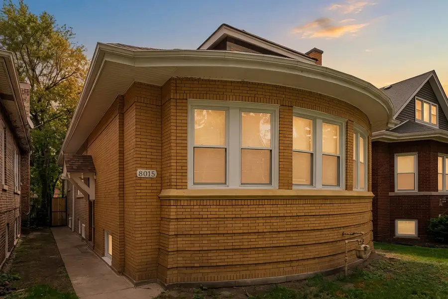 8015 S Paxton Avenue, Chicago, IL 60617 - #2