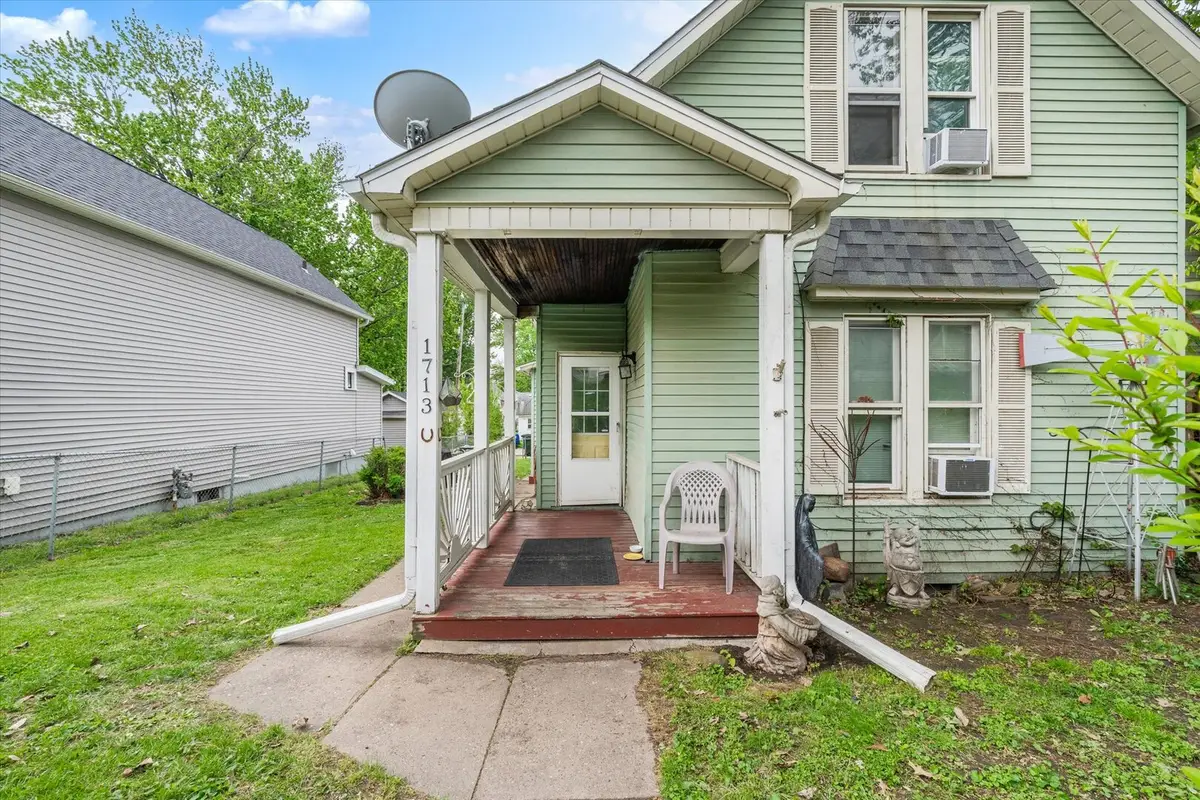1713 W 9th Street, Davenport, IA 52804 - #1