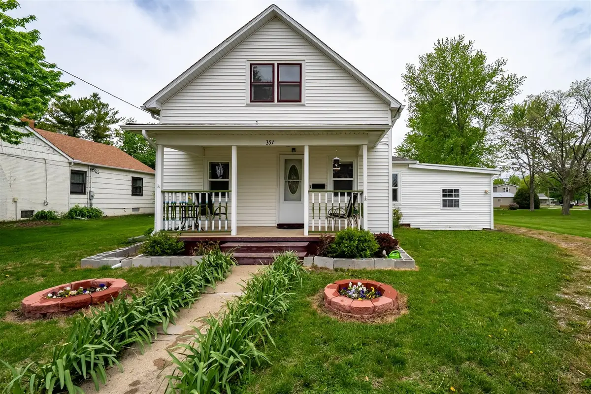 357 W 3rd Street, El Paso, IL 61738 - #1