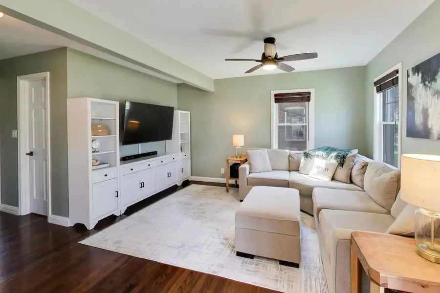 901 S Hillside Avenue, Elmhurst, IL 60126 - #2