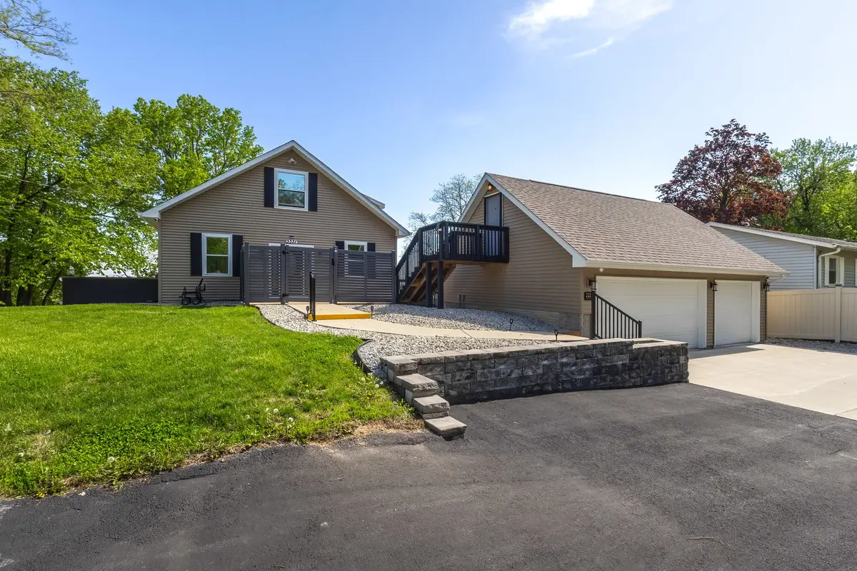 3331 Hobson Avenue, Davenport, IA 52802 - #1