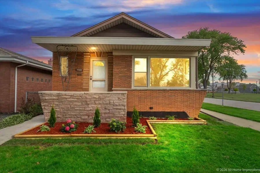 7300 W 61st Street, Summit, IL 60501 - #2