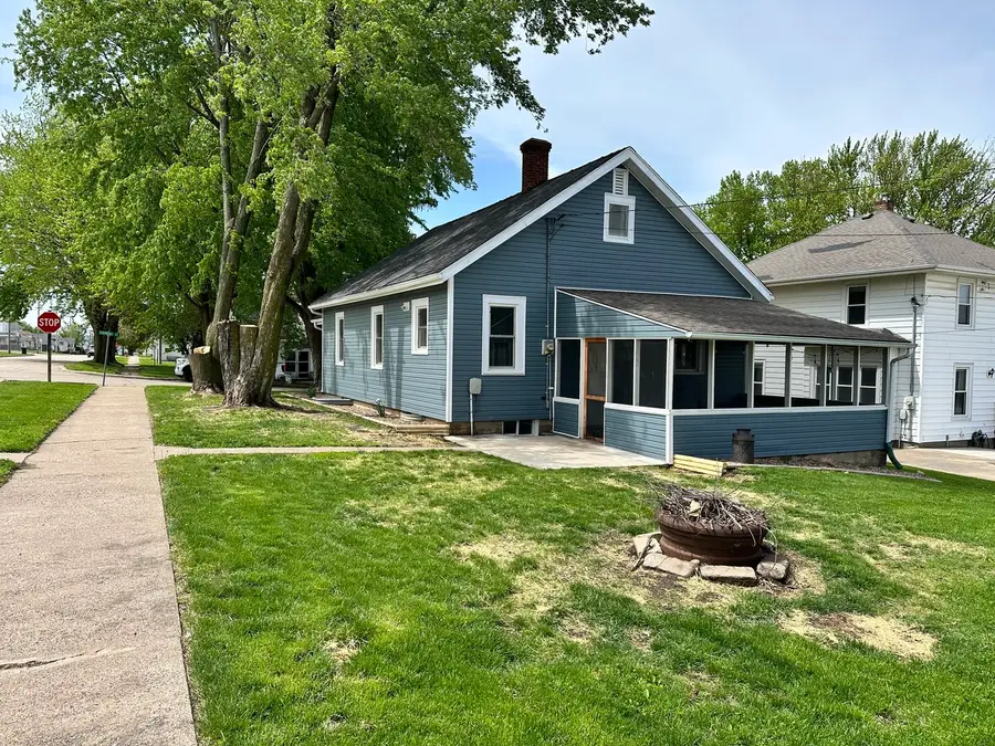 32 S Stephens Street, Preston, IA 52069 - #3