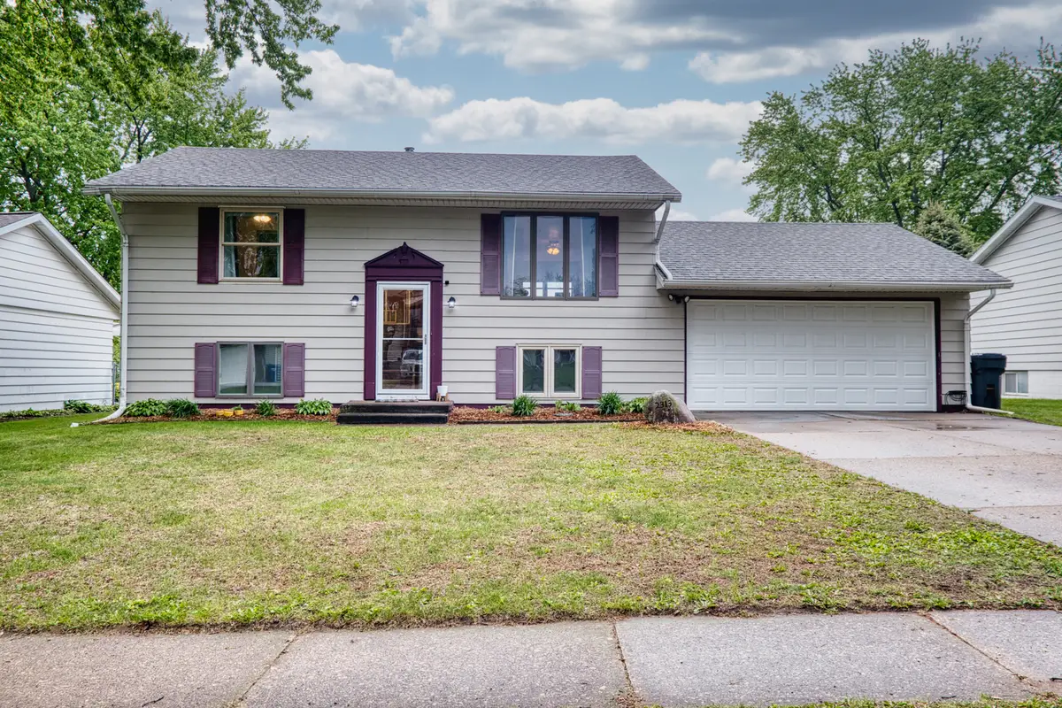 2313 Lafayette Terrace, Clinton, IA 52732 - #1