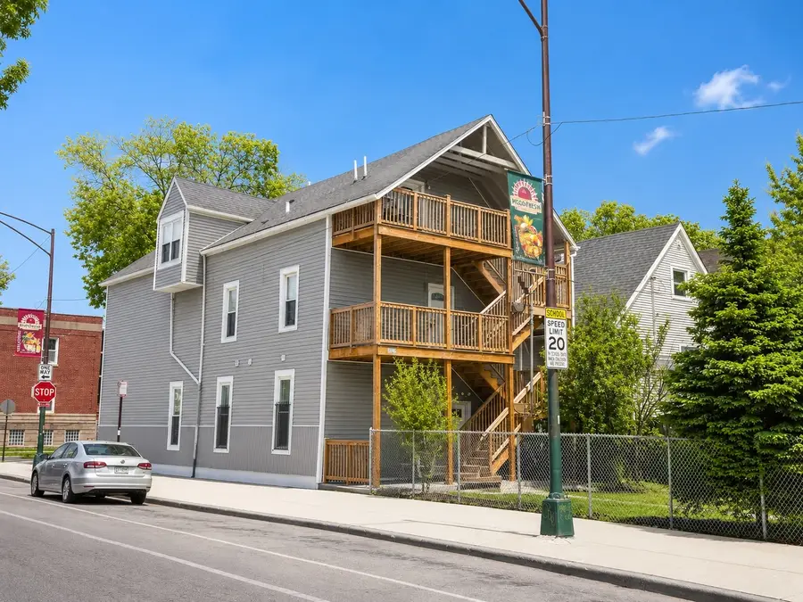 3579 W Mclean Avenue, Chicago, IL 60647 - #3