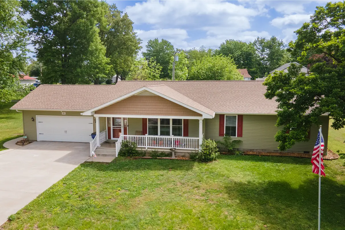 707 S Sunny Slope Street, West Frankfort, IL 62896 - #1