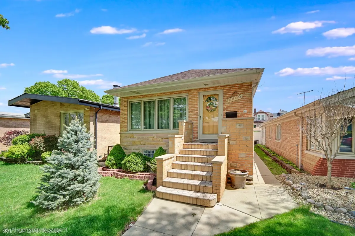 5609 S Monitor Avenue, Chicago, IL 60638 - #1