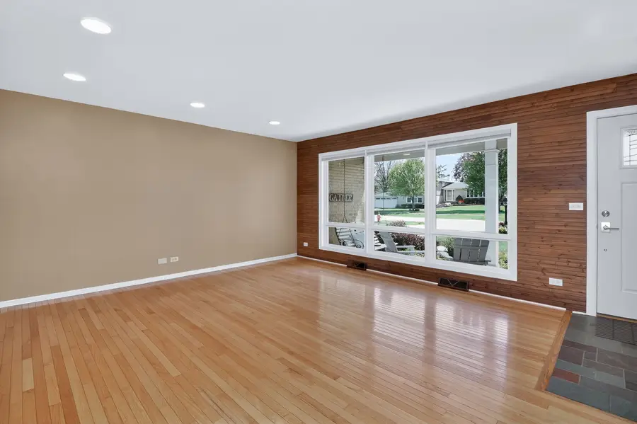 700 E Turner Avenue, Roselle, IL 60172 - #3
