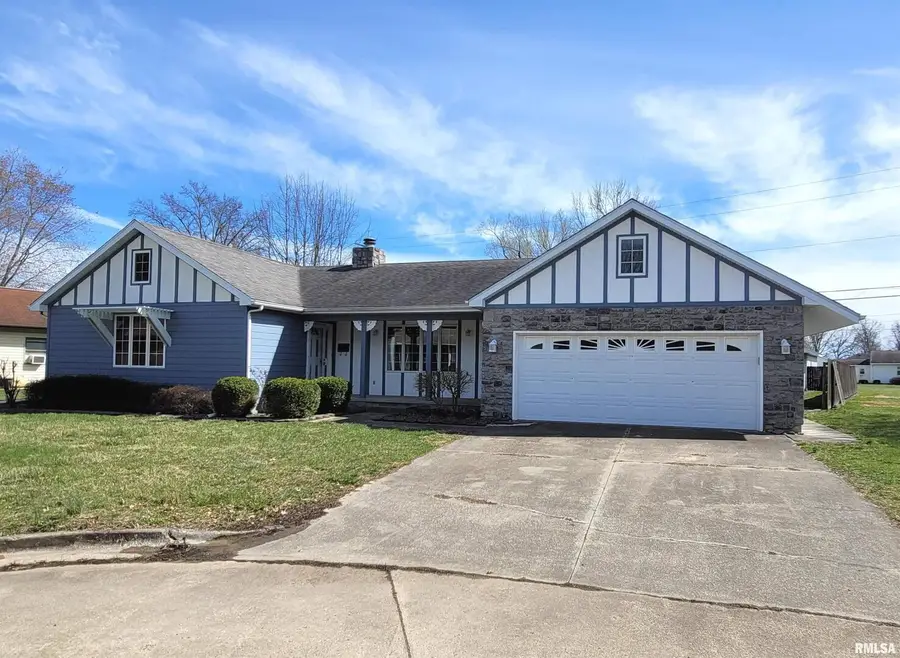 509 Willow Place, Salem, IL 62881 - #2
