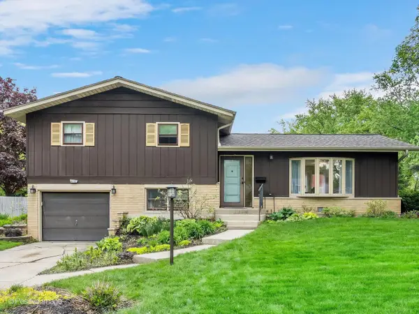 6955 Parkview Drive, Downers Grove, IL 60516