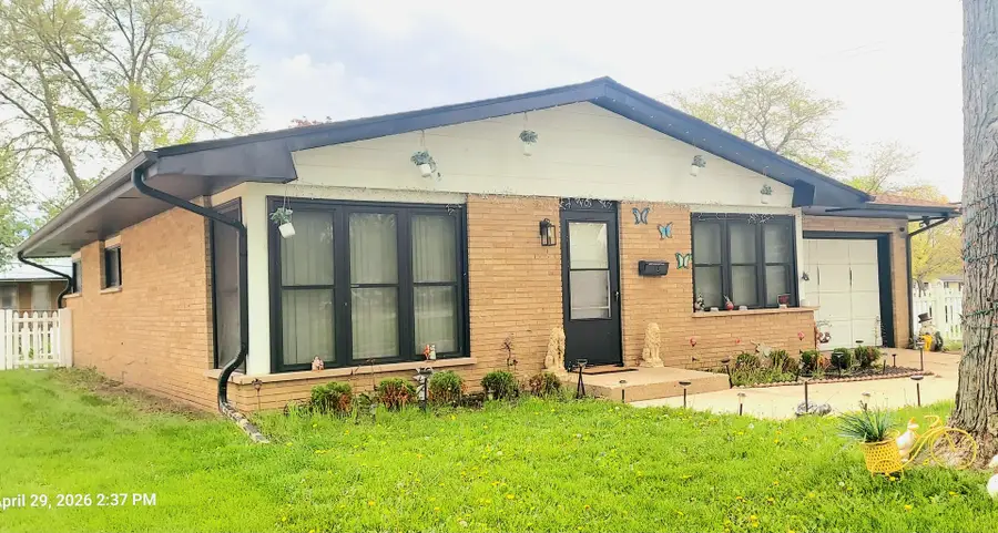 703 Sheldon Avenue, Aurora, IL 60506 - #2