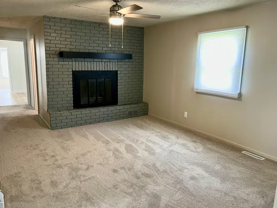 915 Chartres Street, Lasalle, IL 61301 - #2