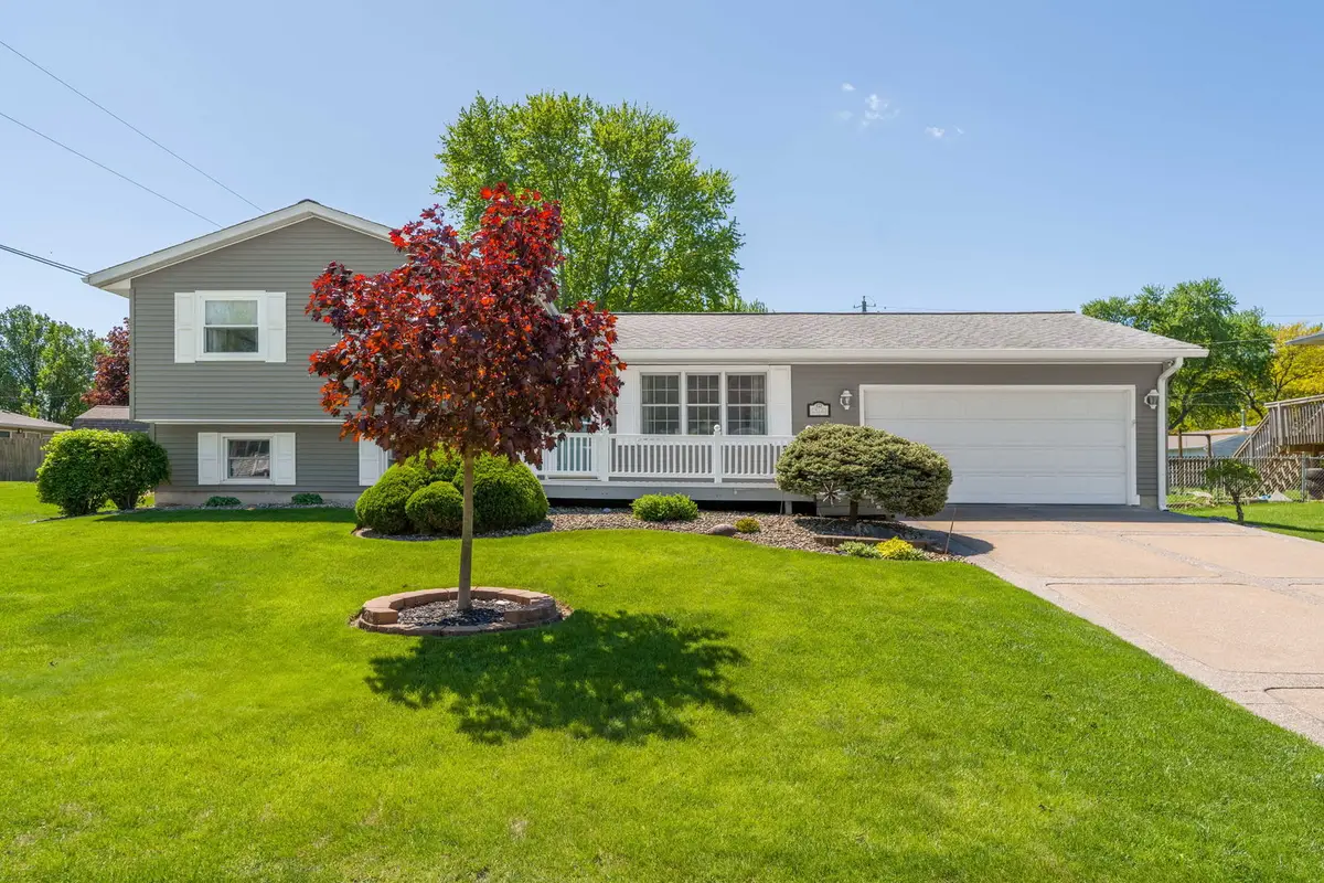 918 6th Street, Hampton, IL 61256 - #1
