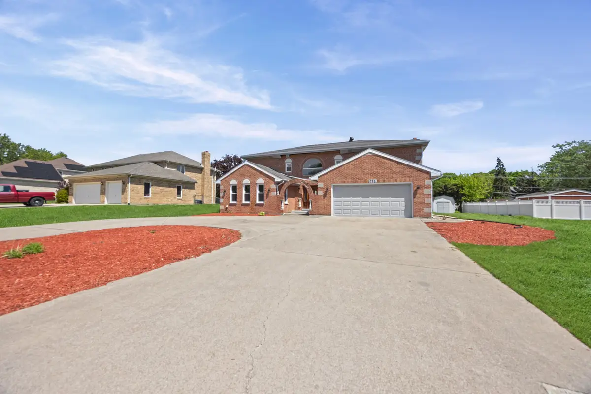 725 N 8th Avenue, Addison, IL 60101 - #1