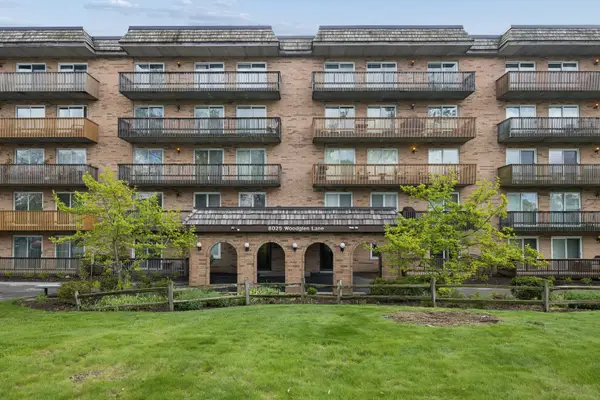 8025 Woodglen Lane #403, Downers Grove, IL 60516
