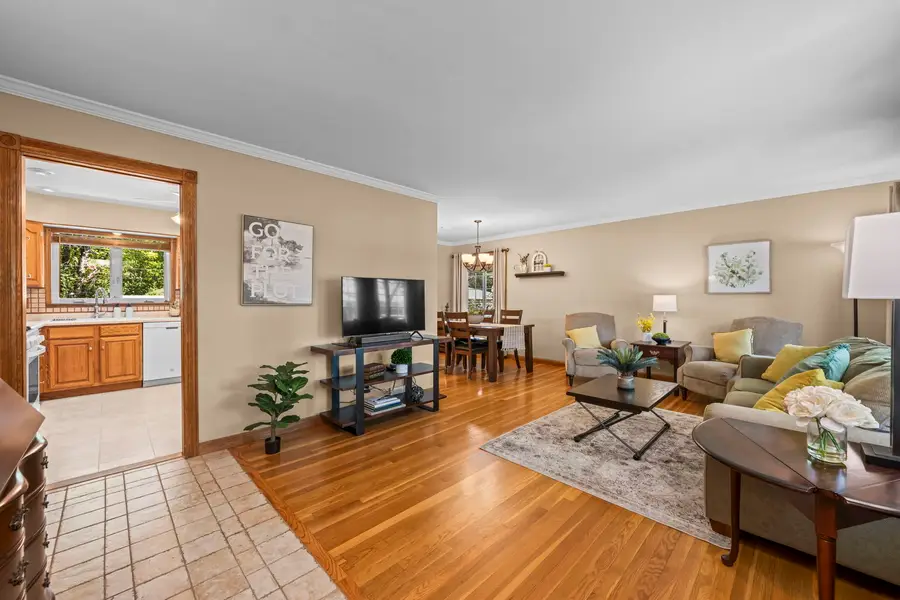827 N Gibbons Avenue, Arlington Heights, IL 60004 - #2