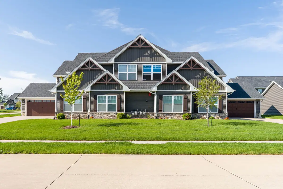2940 Mary Leigh Drive, Bettendorf, IA 52722 - #1