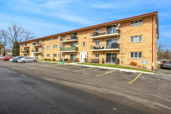 9430 Greenbriar Drive #2H, Hickory Hills, IL 60457