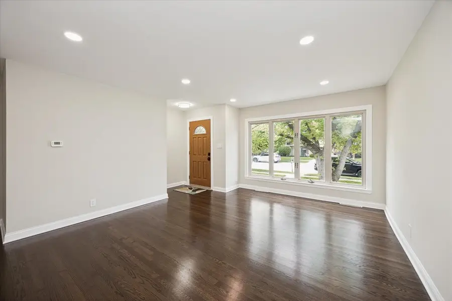 8759 Mobile Avenue, Oak Lawn, IL 60453 - #3