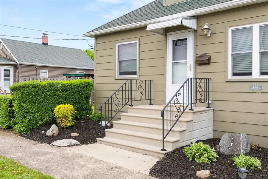 222 19th Avenue, Ottawa, IL 61350 - #3