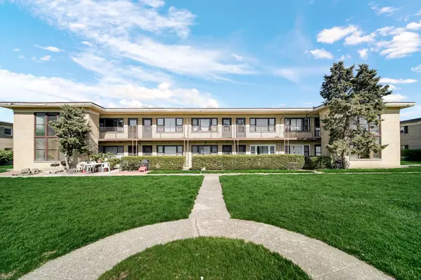 38 King Arthur Court #12, Northlake, IL 60164