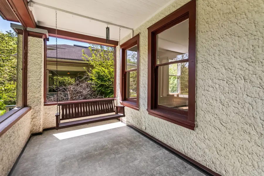 135 S Cuyler Avenue, Oak Park, IL 60302 - #3