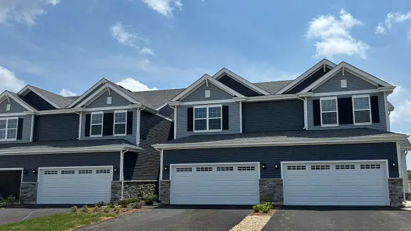 1692 Baler Avenue, Aurora, IL 60503