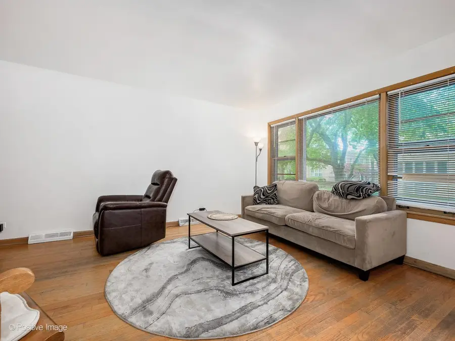 2630 W Estes Avenue, Chicago, IL 60645 - #2