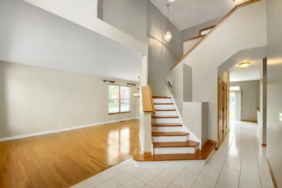 555 N Haverhill Lane, South Elgin, IL 60177 - #2