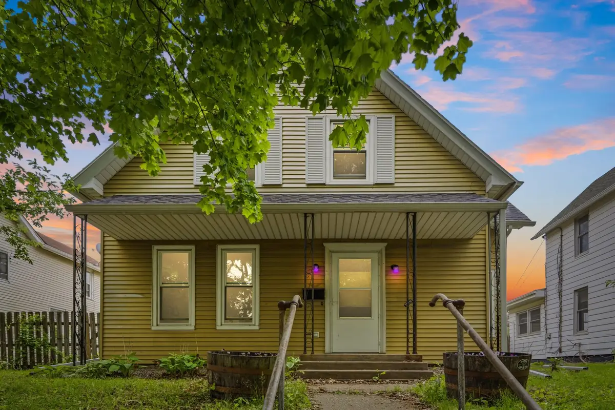 1847 10th Street, Moline, IL 61265 - #1