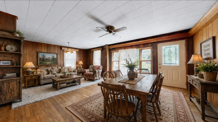 114 E Center Street, Seymour, IL 61875 - #3