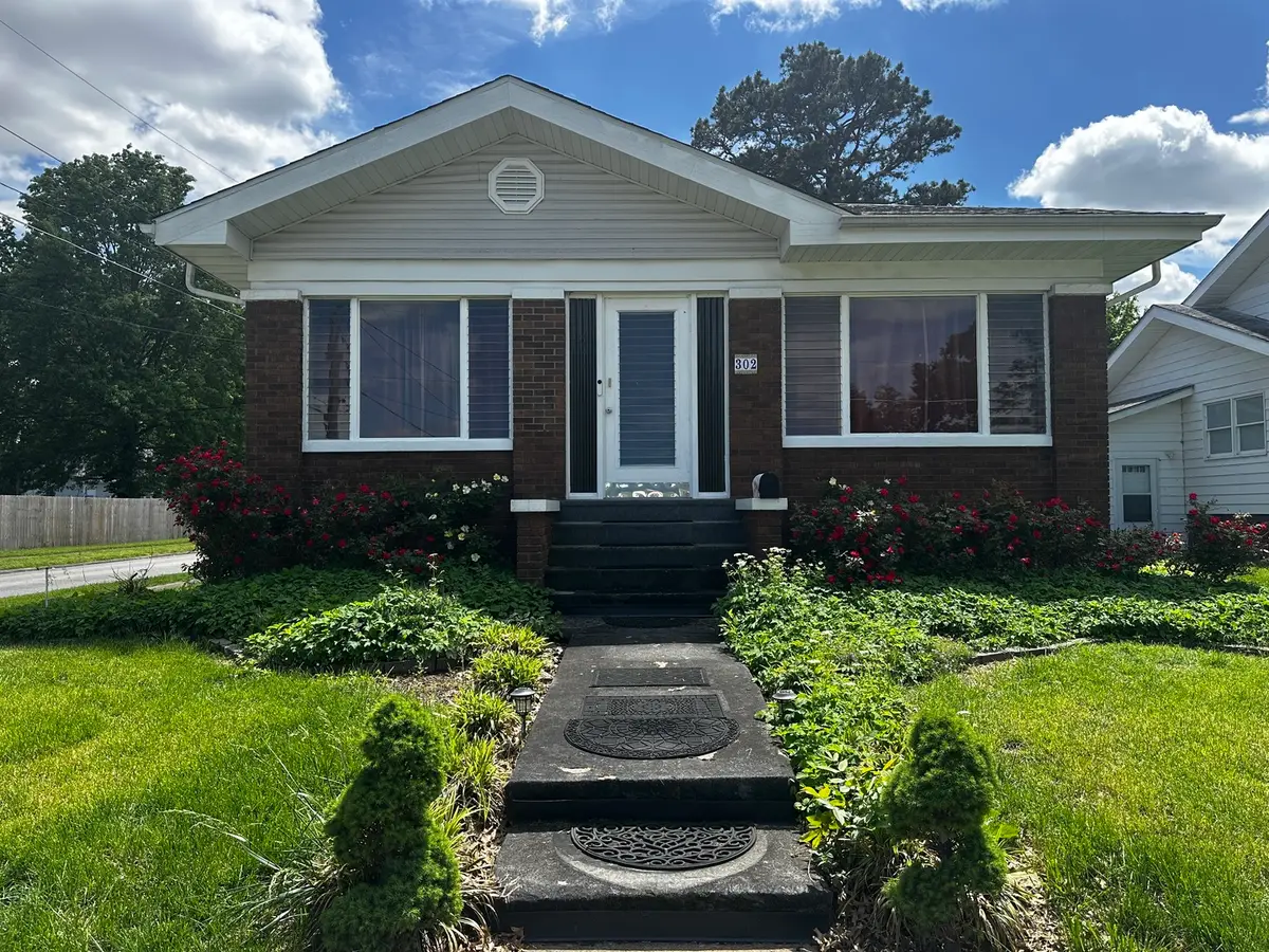 302 W 6th Street, Benton, IL 62812 - #1