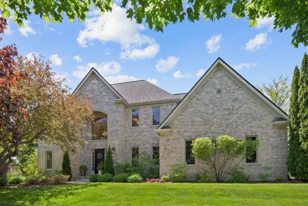 40W675 Stonebriar Lane, Elgin, IL 60124