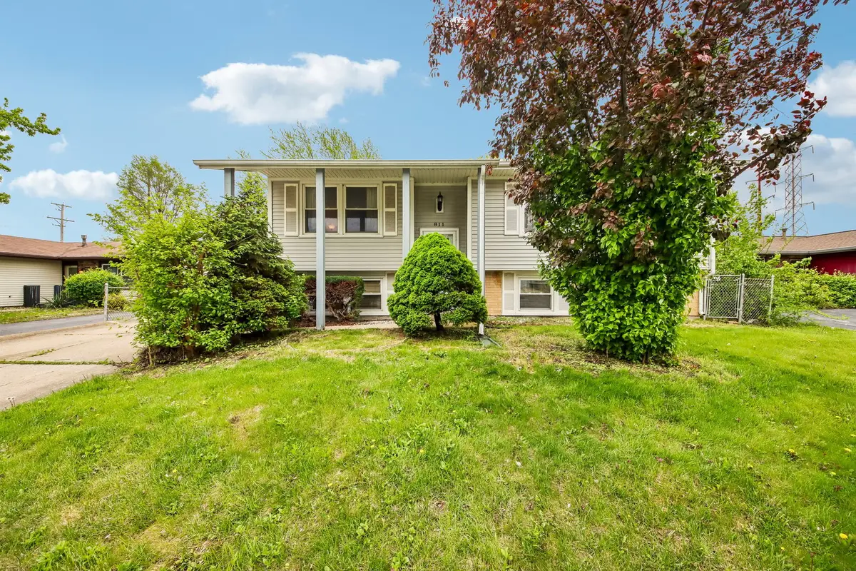 811 Oakton Avenue, Romeoville, IL 60446 - #1