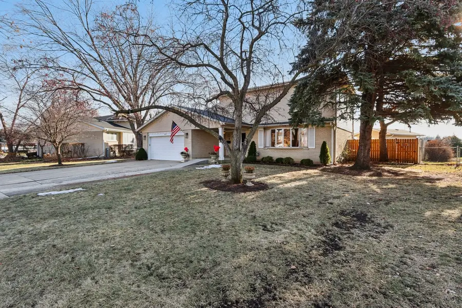 2019 E Avon Lane, Arlington Heights, IL 60004 - #3