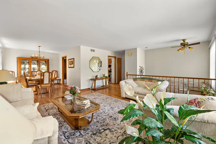 632 Polynesian Drive, Des Plaines, IL 60016 - #3