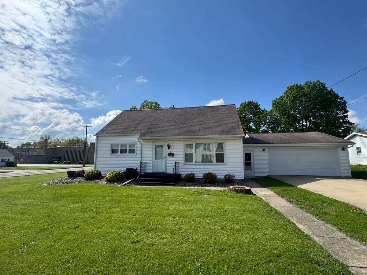 101 7th Street, Mendota, IL 61342 - #1