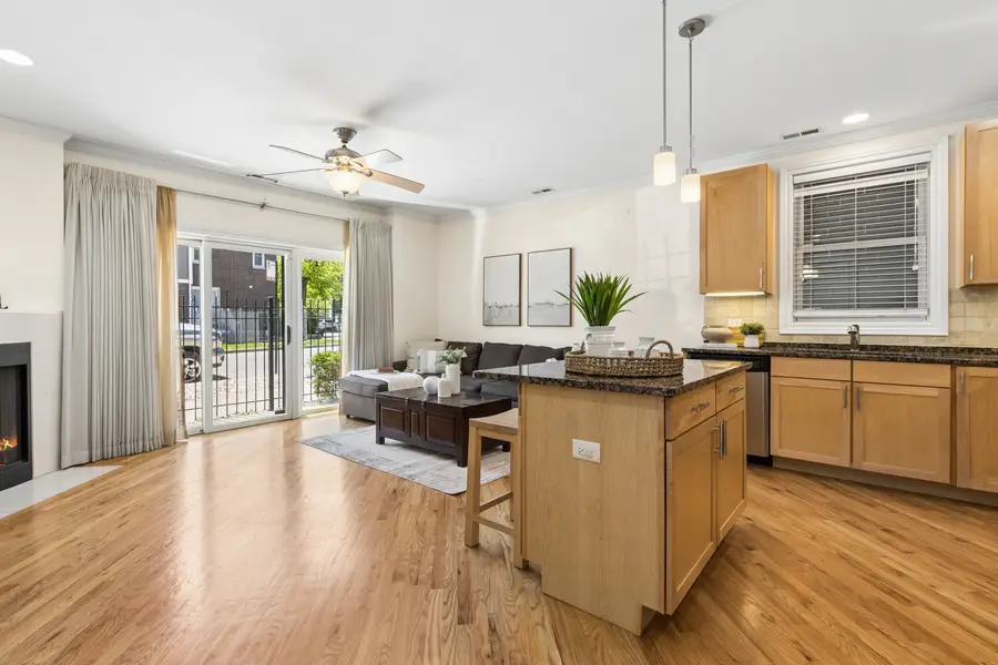 1152 W Roscoe Street #1W, Chicago, IL 60657 - #3
