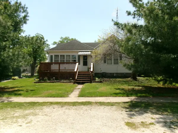 305 W Thomas Street, Martinton, IL 60951