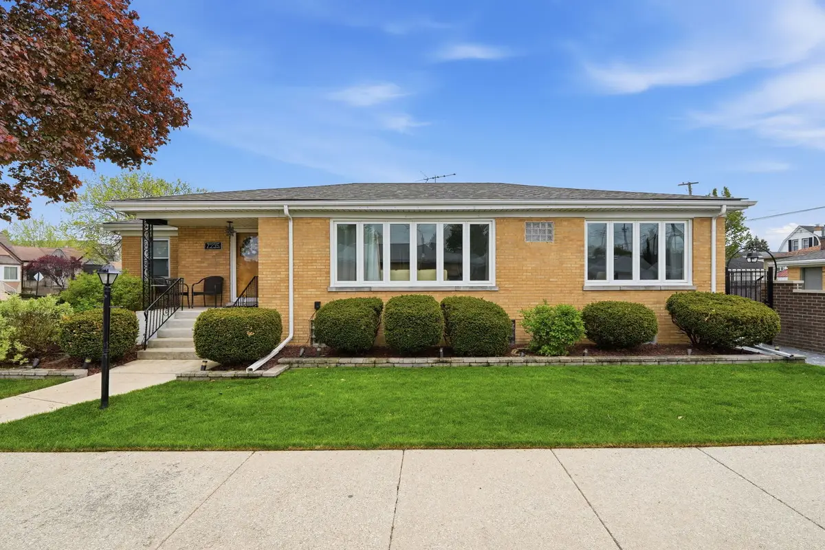 7235 W Barry Avenue, Chicago, IL 60707 - #1
