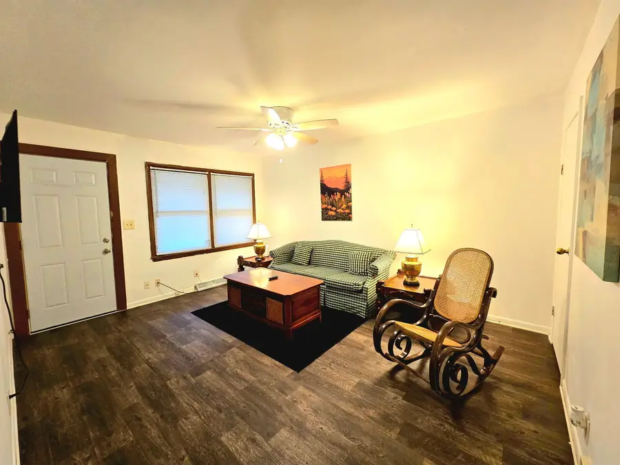 422 Henrietta Avenue, Rockford, IL 61102 - #2
