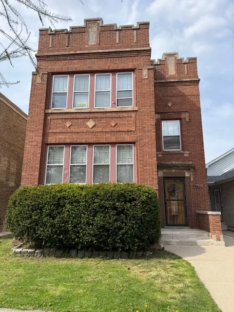 5428 W Cornelia Avenue, Chicago, IL 60641