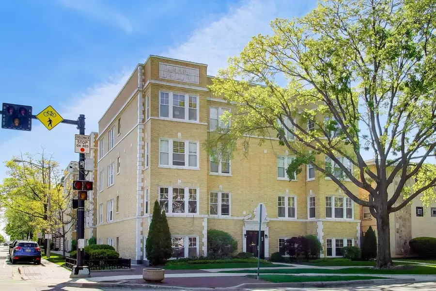 436 N Harvey Avenue #1, Oak Park, IL 60302 - #3