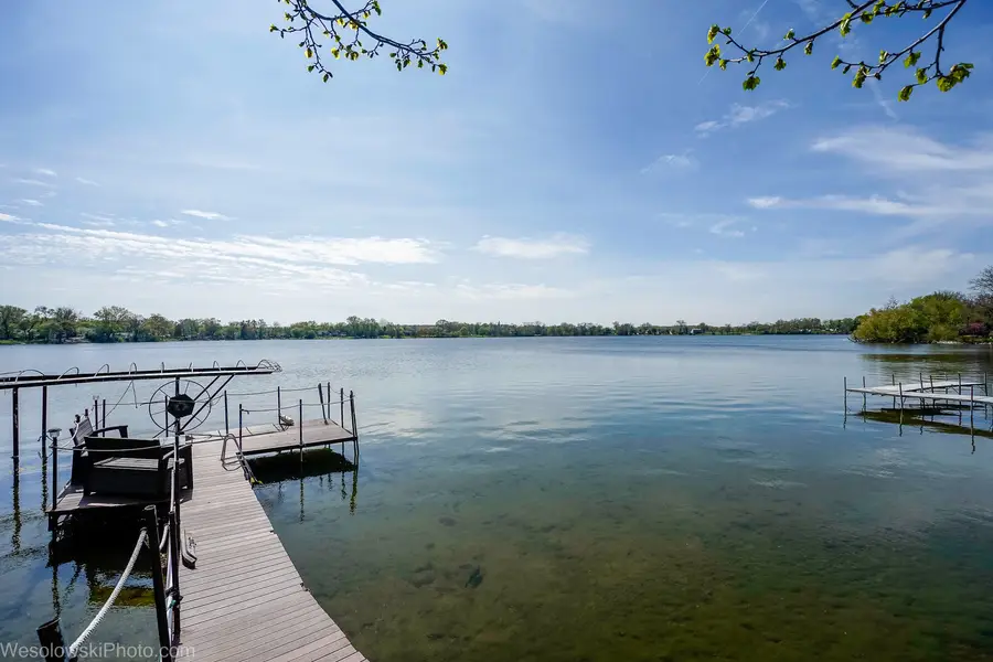1907 E Grand Avenue, Lindenhurst, IL 60046 - #2