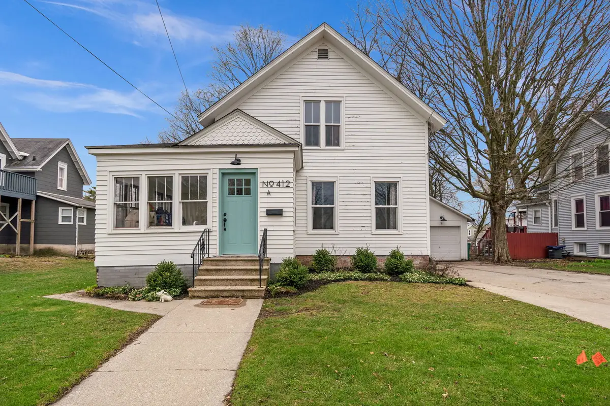 412 W High Street, Sycamore, IL 60178 - #1