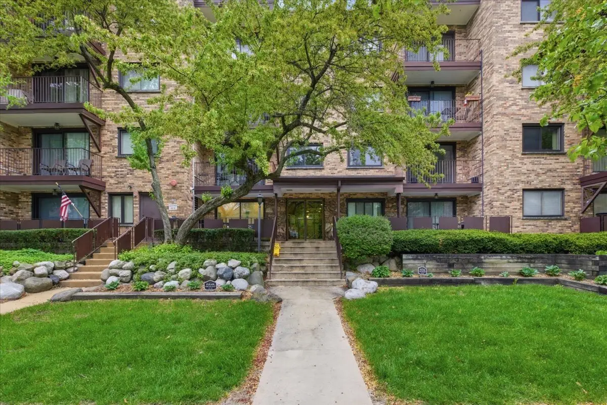 100 S Vail Avenue #203, Arlington Heights, IL 60005 - #1