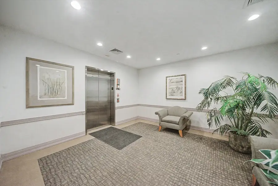 57 E Hattendorf Avenue #407, Roselle, IL 60172 - #3