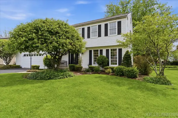 221 Wakefield Lane, Geneva, IL 60134