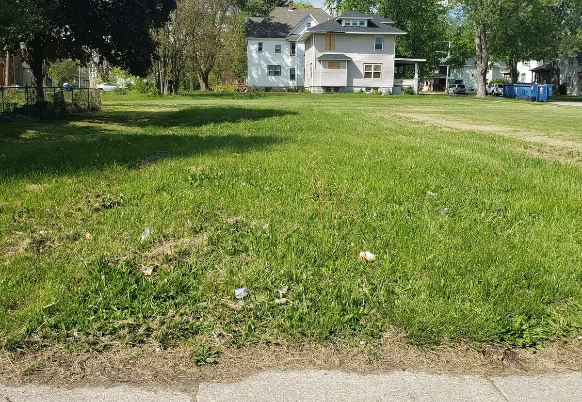 916 E Court Street, Kankakee, IL 60901 - #1